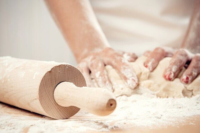 Pizza Lesson in Napoli - An In-Depth Look at the Pizza Making Experience in Naples