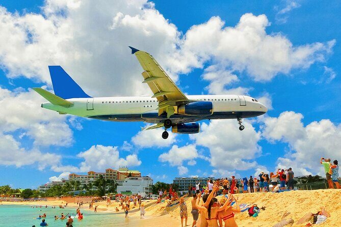 Plane Overhead Maho Beach Day - Key Points