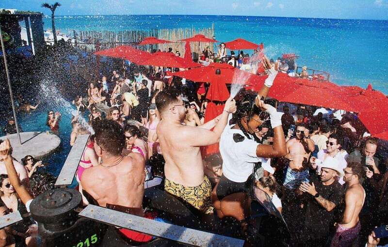 Playa del Carmen: Entrance to Coralina Beach Club + Food & Beverages - An Overview of What You Get