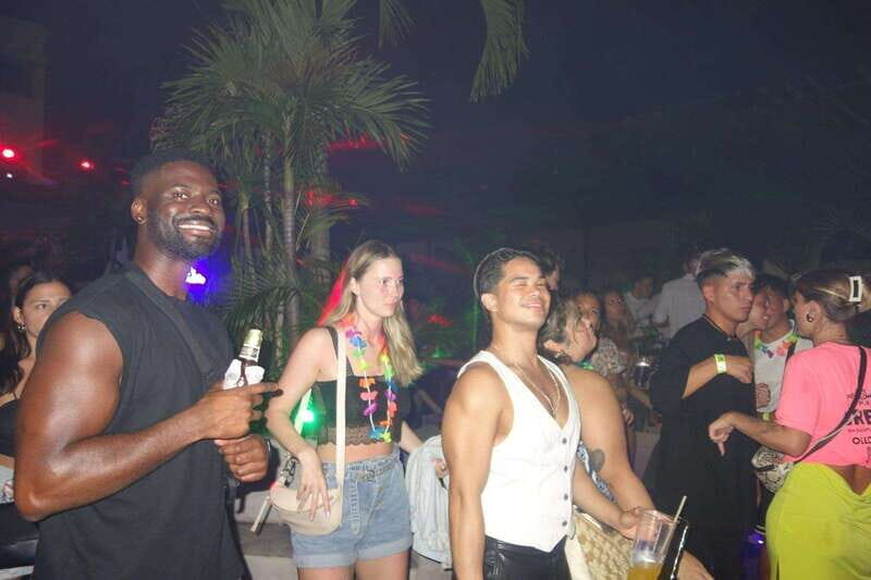 Playa del Carmen: Social Pubcrawl, meet fellow travelers - An In-Depth Look at the Playa del Carmen Pub Crawl