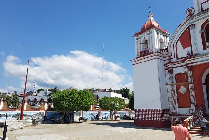 Pochutla Market, authentic day. HT - Frequently Asked Questions