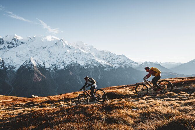 Point of view on the glaciers of Chamonix by electric mountain bike - Key Points