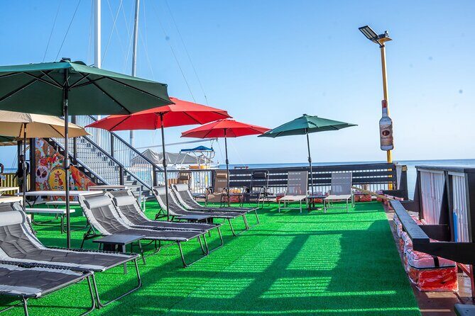 Poko Loko Floating Bar: Island Chill - A Detailed Look at the Poko Loko Floating Bar: Island Chill