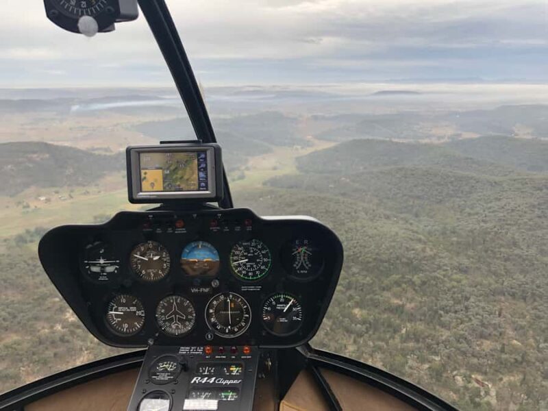 Pokolbin: 10-minute Helicopter Scenic Flight Hunter Valley - The Pilot and Guides