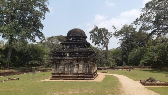 Polonnaruwa: All-Inclusive Day Tour From Sigiriya - Accessibility and Group Type