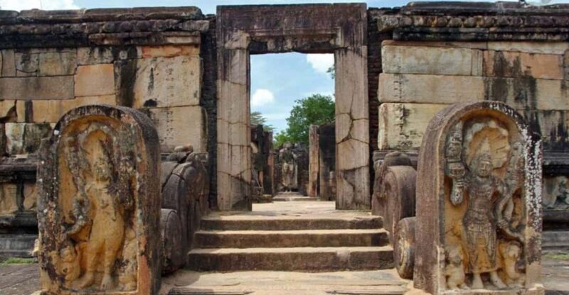 Polonnaruwa: Guided Cycling Tour With Tuk Tuk Transfers - Good To Know