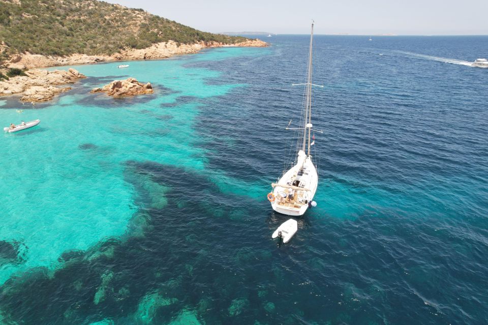 Poltu Quatu: Full-day Sailboat Trip in the La Maddalena Archipelago - Features of the Yacht