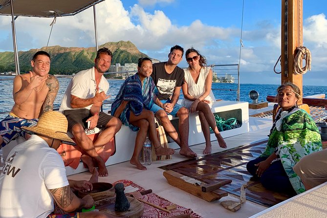 Polynesian Canoe Day Sail - Whats Included in the Tour