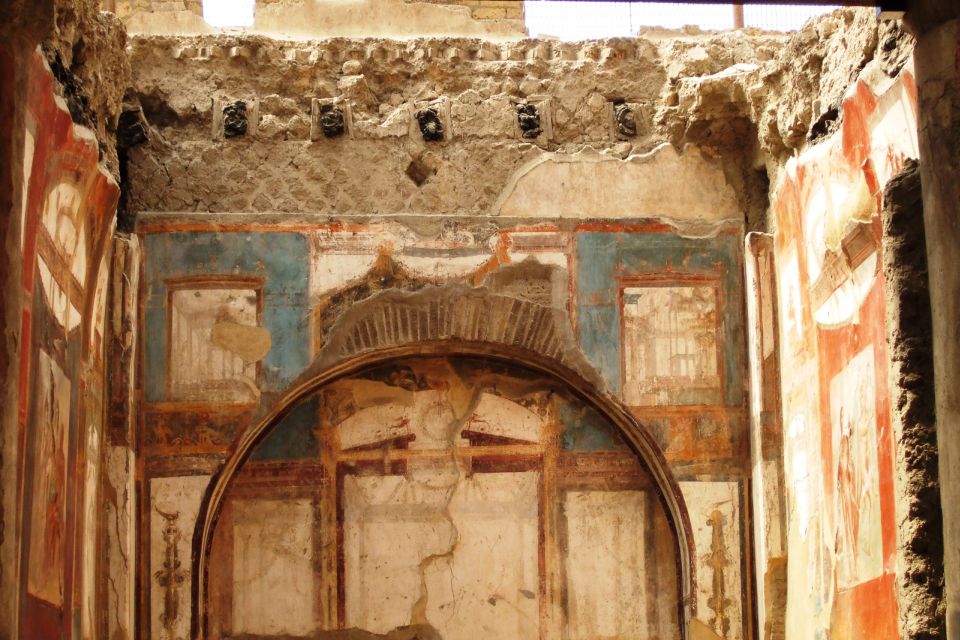 Pompei: Pompeii & Herculaneum Tour With Archaeologist Guide - Exploring the Pompeii Forum