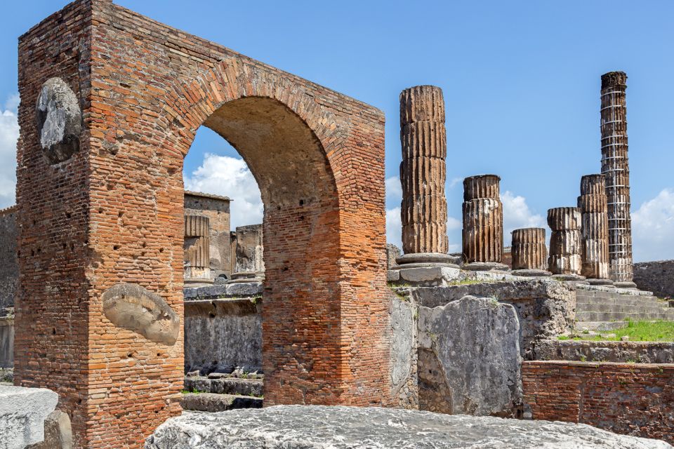 Pompei: Pompeii & Herculaneum Tour With Archaeologist Guide - Archaeologist Guide Expertise
