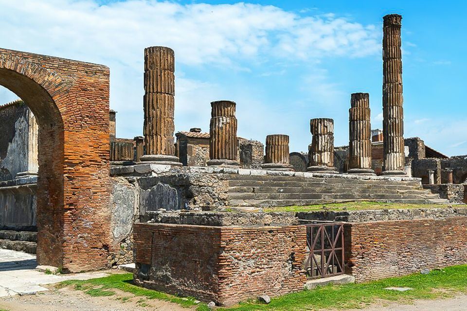 Pompei: Pompeii Private Tour With Skip-The-Line Entry - Key Points