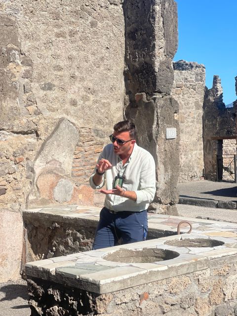 Pompeii: 1 Hour With the Expert Local Guide - Key Points