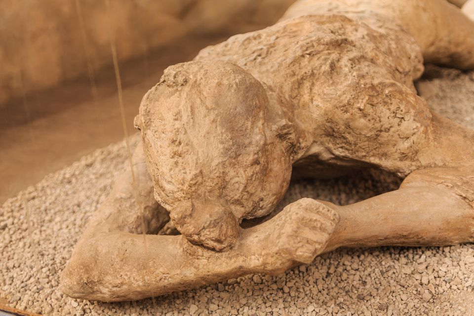 Pompeii: 2-Hour Guided Tour With an Archaeologist - Exploring the Ruins