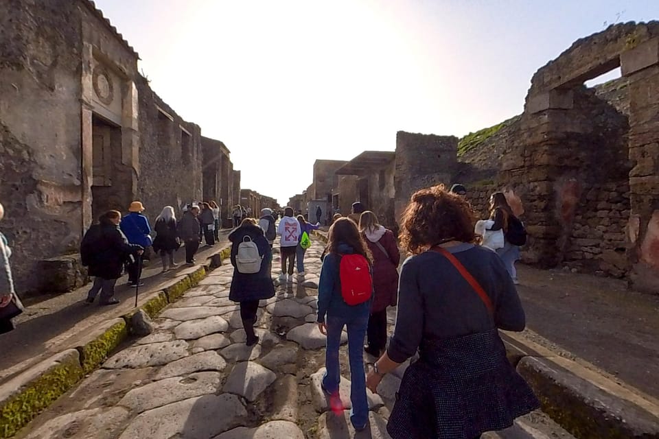 Pompeii: 2 Hours Skip the Line Visit With a Licensed Guide - Key Points