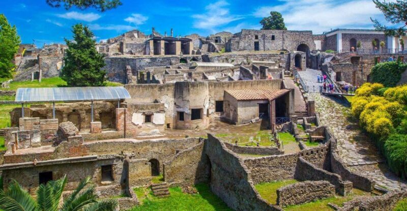 Pompeii : 2h small group tour with an archeologist - Authentic Insights from Reviews