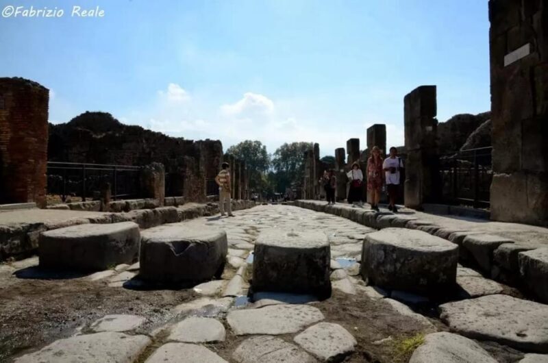 Pompeii: 3H Private Tour with Skip-the-Line Entrance Tickets - Who Should Book This Tour?