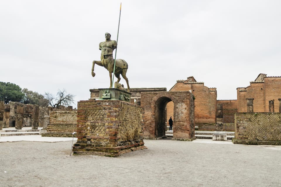 Pompeii: Afternoon to Sunset Guided Tour With Ticket - Immersive Exploration of Pompeii