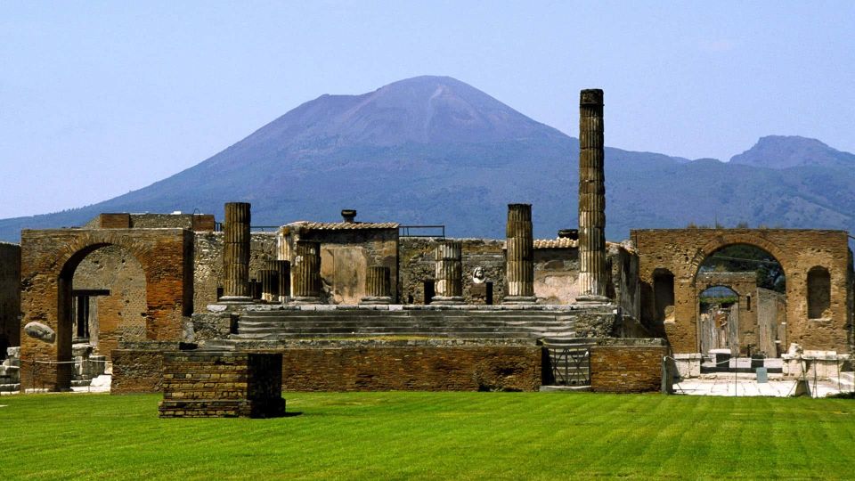Pompeii and Herculaneum Tour - Key Points