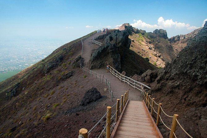 Pompeii and Vesuvius Tour with Lunch - FAQs