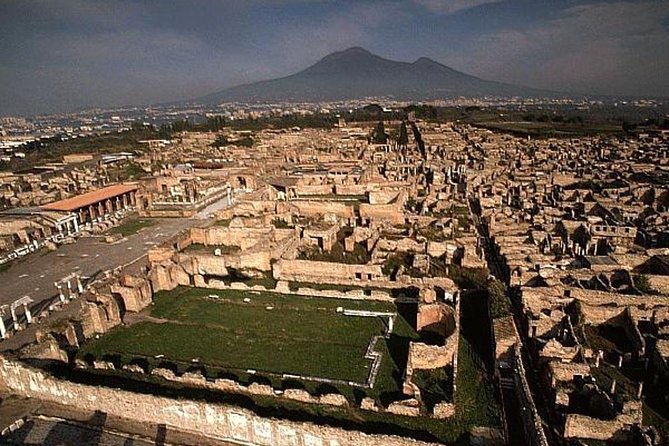 Pompeii Archaeological Site Tour Review - Key Points