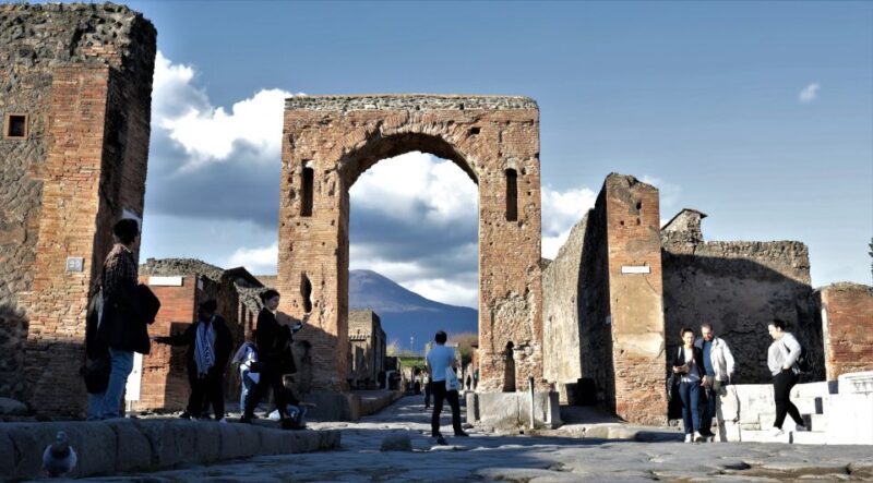 Pompeii: Day Tour of Pompeii and Vesuvius with Bus Transfer - Flexibility and Timing
