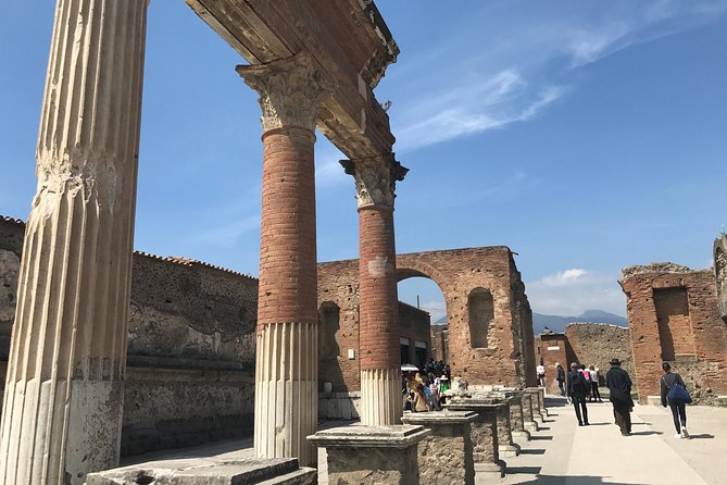 Pompeii Entrance Ticket & Walking Tour With an Archaeologist - Meeting Point and Departure Location