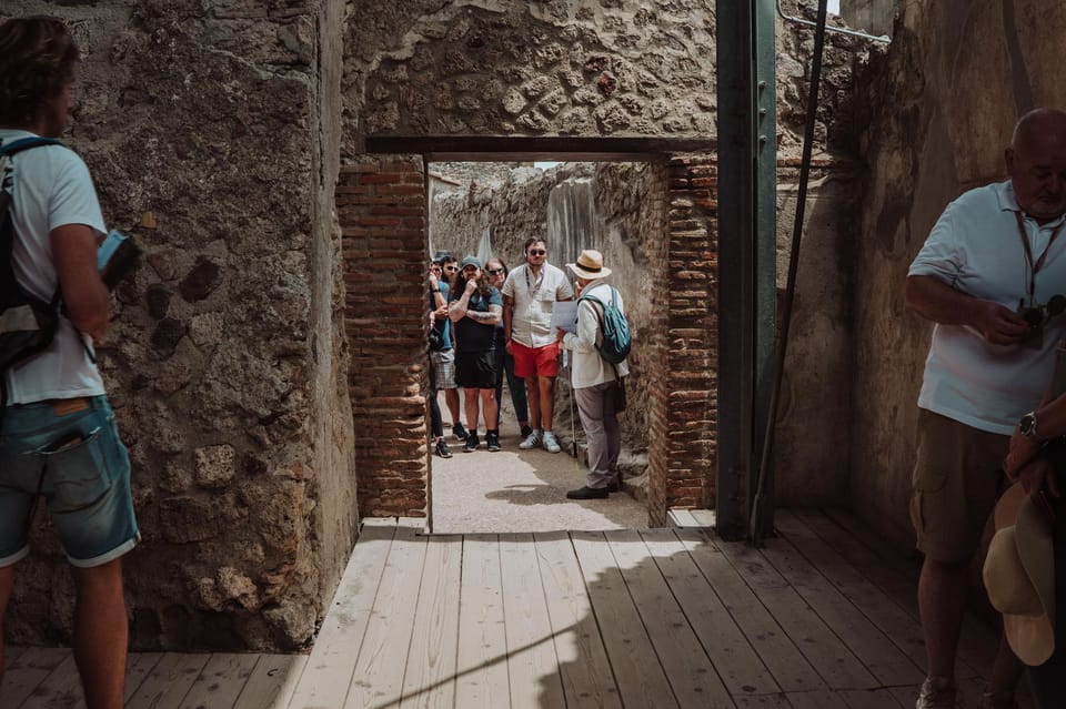 Pompeii: Entry Ticket and Guided Tour With an Archaeologist - Key Landmarks in Pompeii