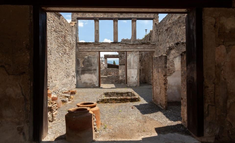 Pompeii: Entry Ticket & Guided Tour With an Expert Historian - Ask Away