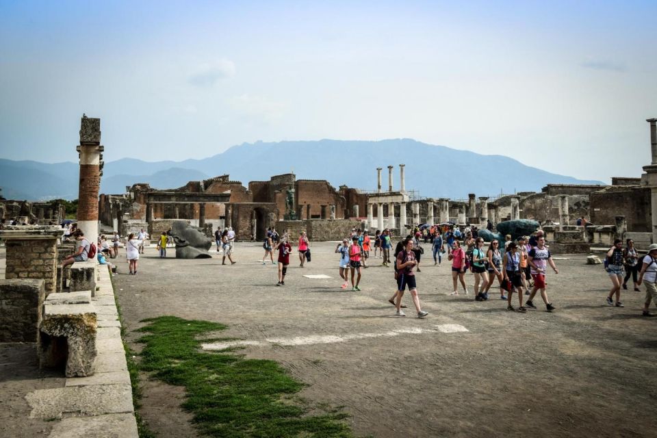 Pompeii: Group Tour With an Archeologist Guide - Experience With an Archeologist