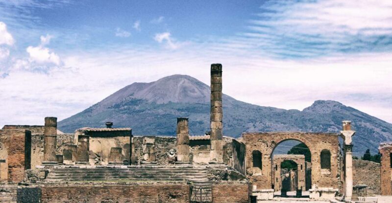 Pompeii: Guided Tour and Lunch - A Spacious Look at Pompeii: Walking Through History