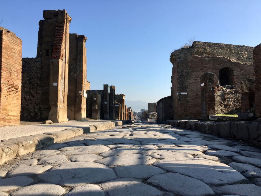 Pompeii: Guided Tour With Archaeologist With Max. 12 People - Highlights of the Experience