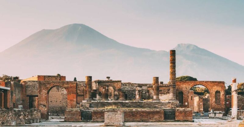 Pompeii Guided Tour with Archeologist - A Closer Look at the Pompeii Guided Tour