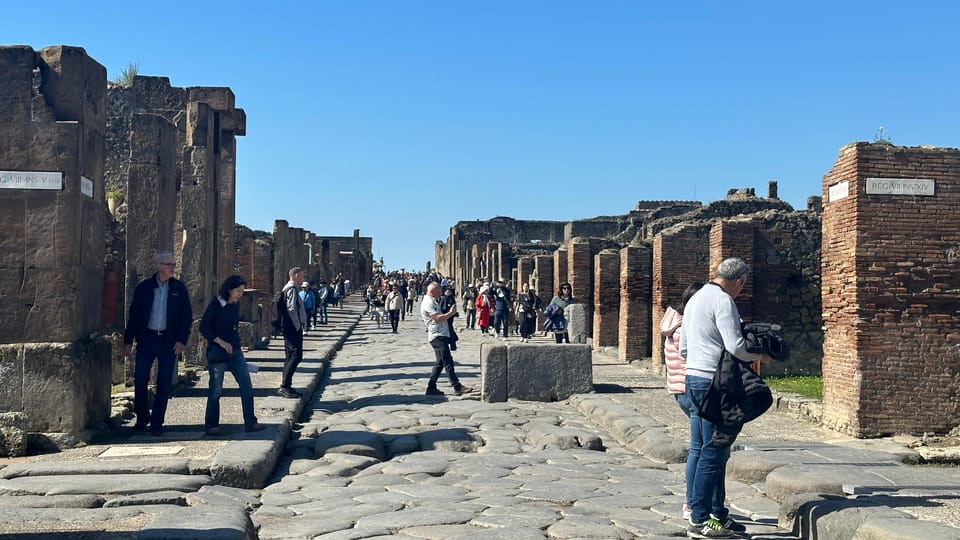 Pompeii Guided Tour With Skip the Line Entry - Key Points