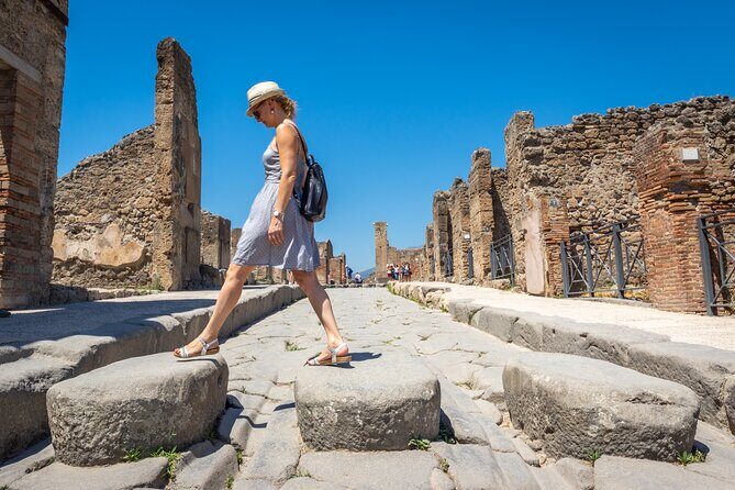 Pompeii & Herculaneum Private Tour: Fast-Track, Winery & Lunch - Key Points