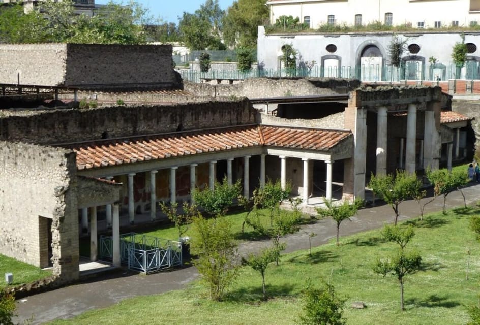 Pompeii: Oplontis Small Group Tour With an Archaeologist - Tour Highlights