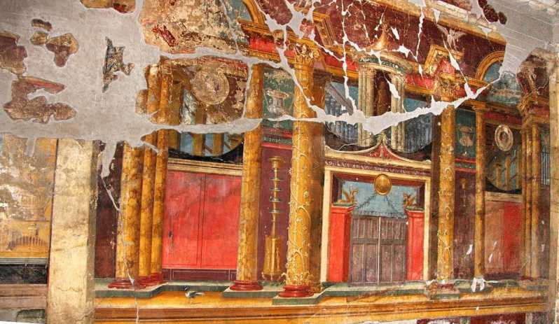 Pompeii: Oplontis Small Group Tour With an Archaeologist - Accessibility and Meeting Point