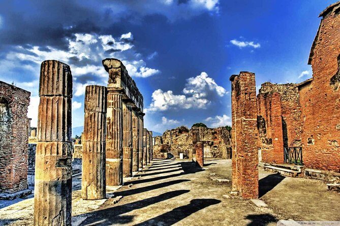 Pompeii Private Tour from Sorrento Entrance fees included - FAQ