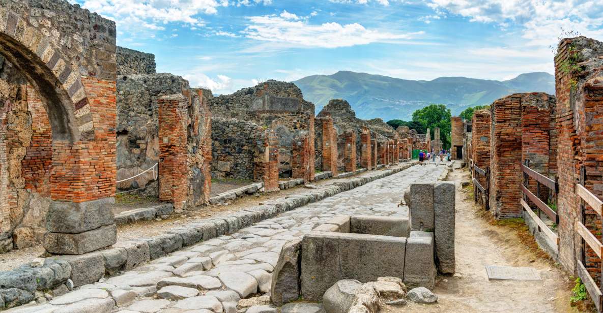 Pompeii: Skip-the-Line Entry & Audioguide - Key Experience Highlights