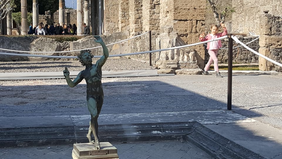 Pompeii: Skip-The-Line Tickets and Tour With Archaeologist - Ancient Roman Culture and Daily Life
