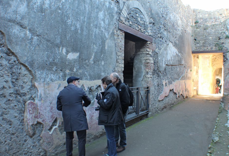 Pompeii: Skip-The-Line Tickets and Tour With Archaeologist - Ask Away