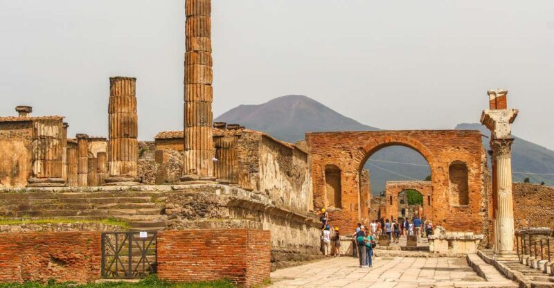 Pompeii: Small Group Guided Tour and Skip-the-Line Ticket - Exploring Pompeii in Detail