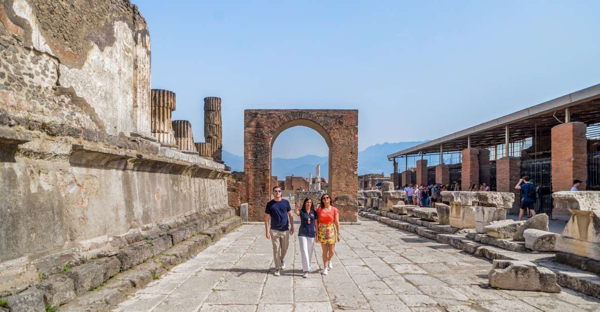 Pompeii: Small Group Tour With an Archaeologist - Key Points