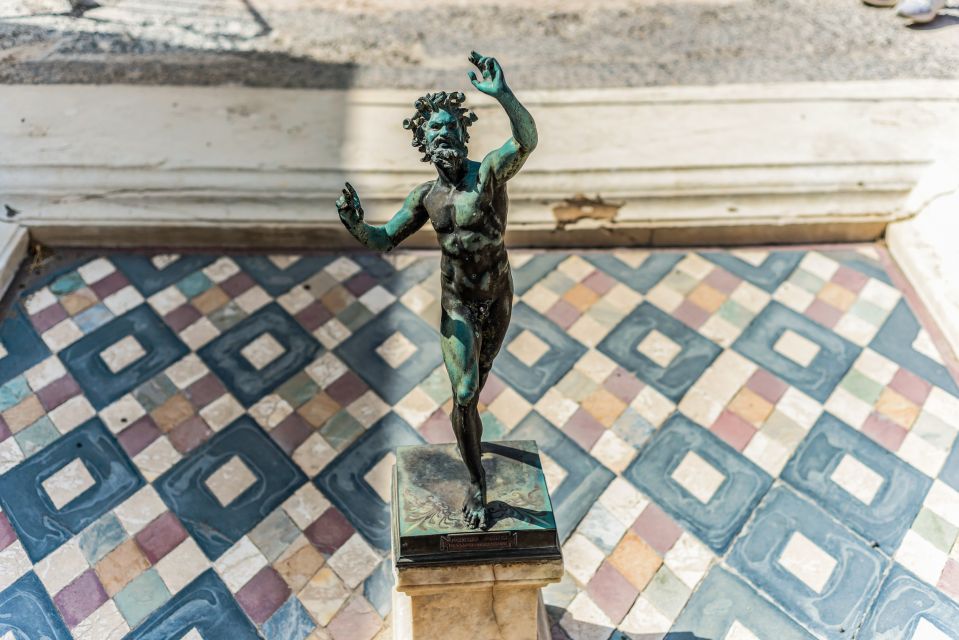 Pompeii: Small Group Tour With an Archaeologist - Key Points
