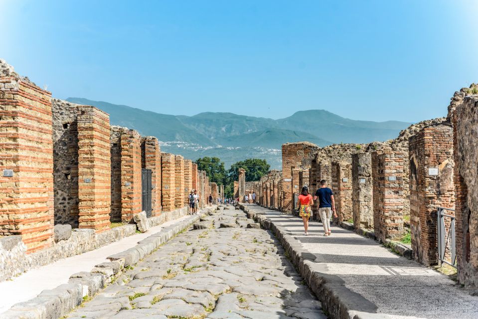 Pompeii: Small Group Tour With an Archaeologist - Plan Your Pompeii Adventure