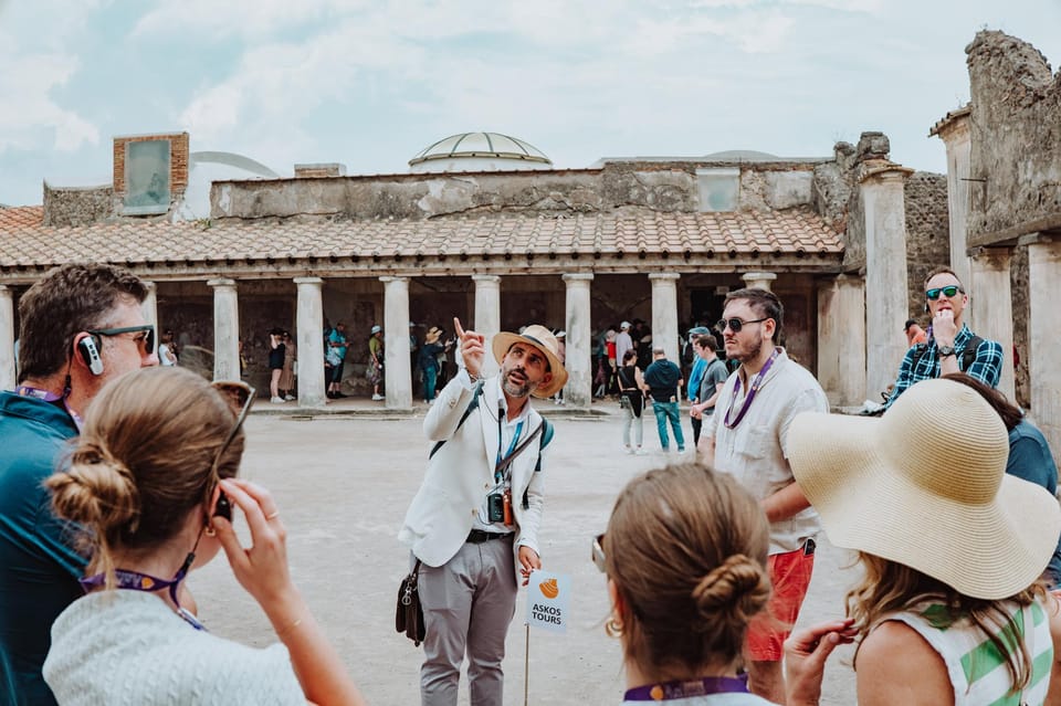 Pompeii Small Group Tour With an Archaeologist for 15 People - Temple of Jupiter