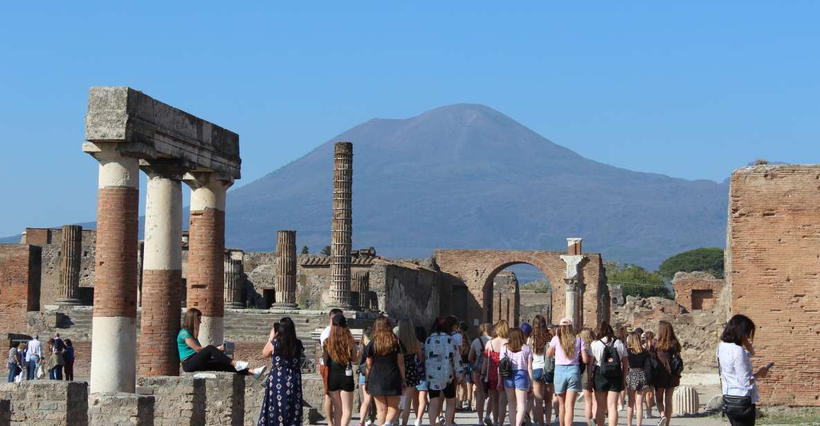 Pompeii: the Slow Tour - Exploring the Ancient City