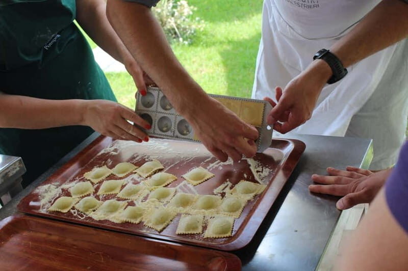 Pompeii: Tour of the Archaeological Excavations and Fresh Pasta Cooking Class - Key Points