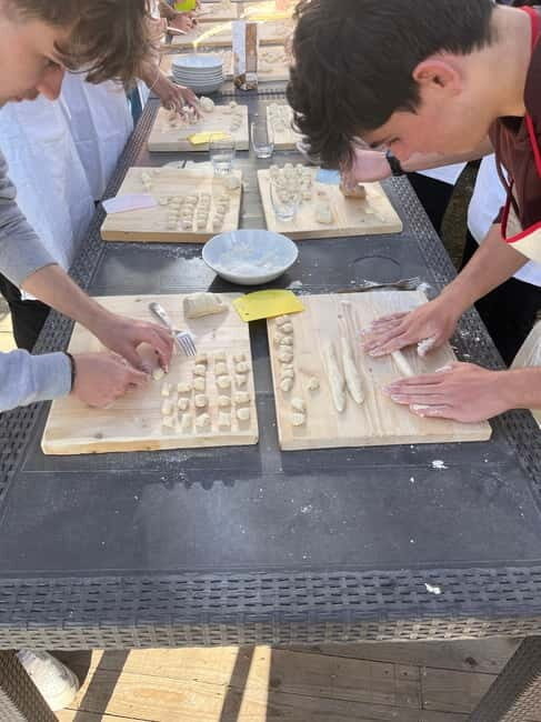 Pompeii: Tour of the Archaeological Excavations and Fresh Pasta Cooking Class - Experiencing Pompeiis Ruins with a Skilled Guide