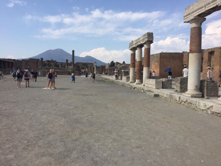 Pompeii: Transfer From Rome - Key Points