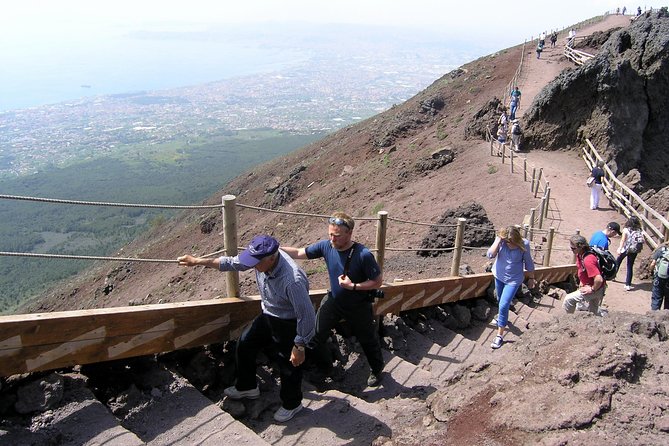 Pompeii Vesuvius Day Trip From Naples+Italian Light Lunch - Host Interaction
